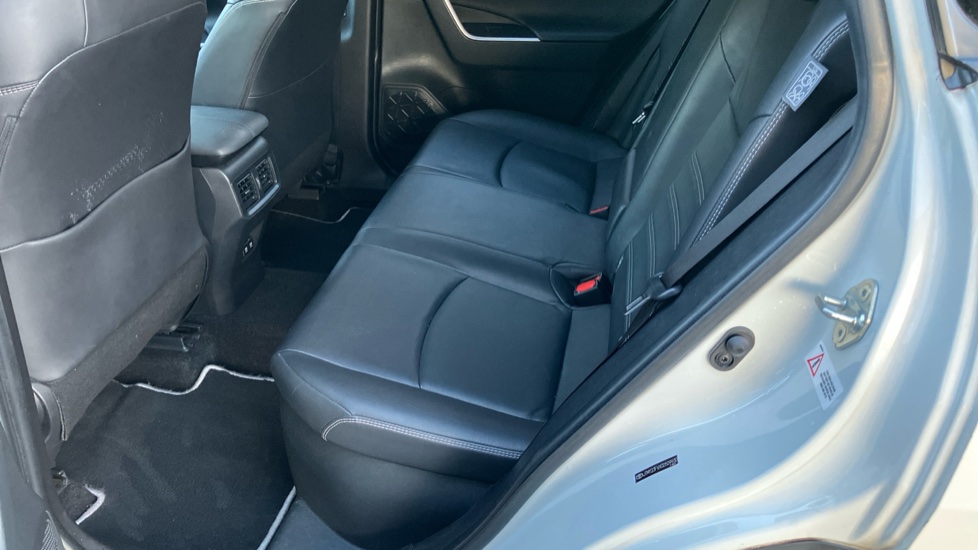 Toyota RAV4 2.5 VVT-i Hybrid Excel 5dr CVT 2WD Hybrid Estate - Image 14