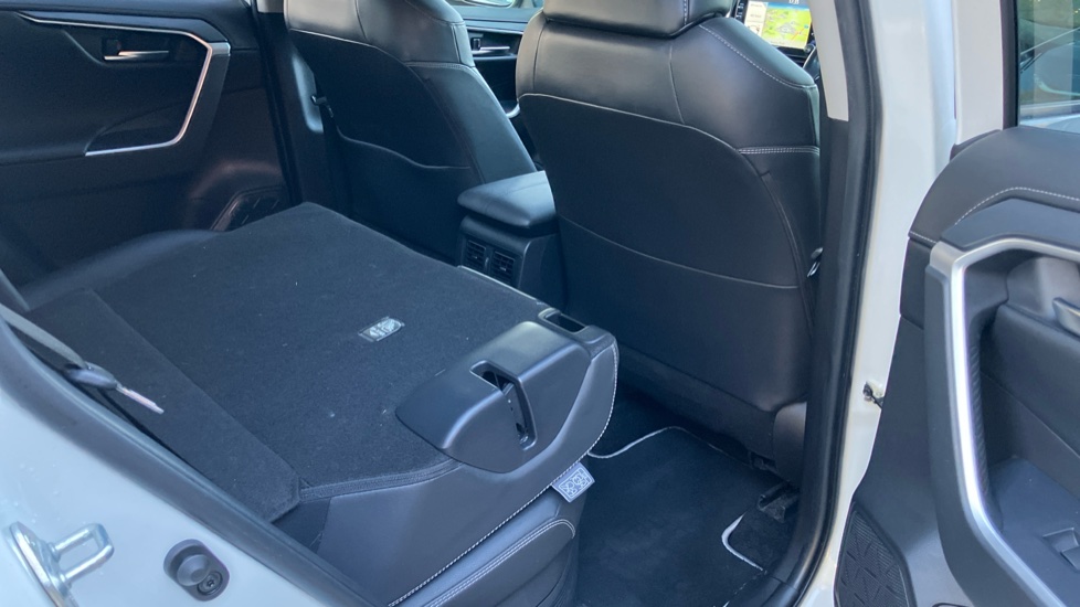 Toyota RAV4 2.5 VVT-i Hybrid Excel 5dr CVT 2WD Hybrid Estate - Image 18