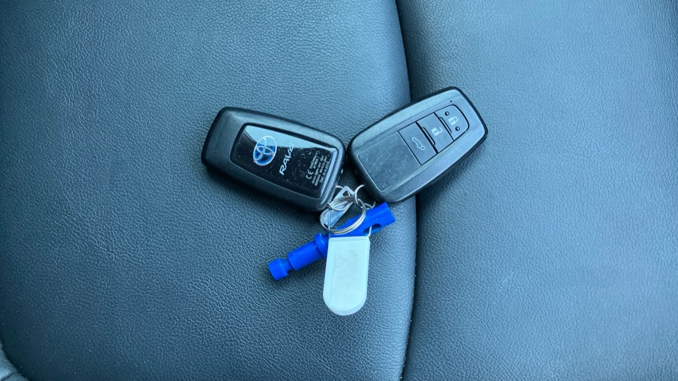 Toyota RAV4 2.5 VVT-i Hybrid Excel 5dr CVT 2WD Hybrid Estate - Image 28