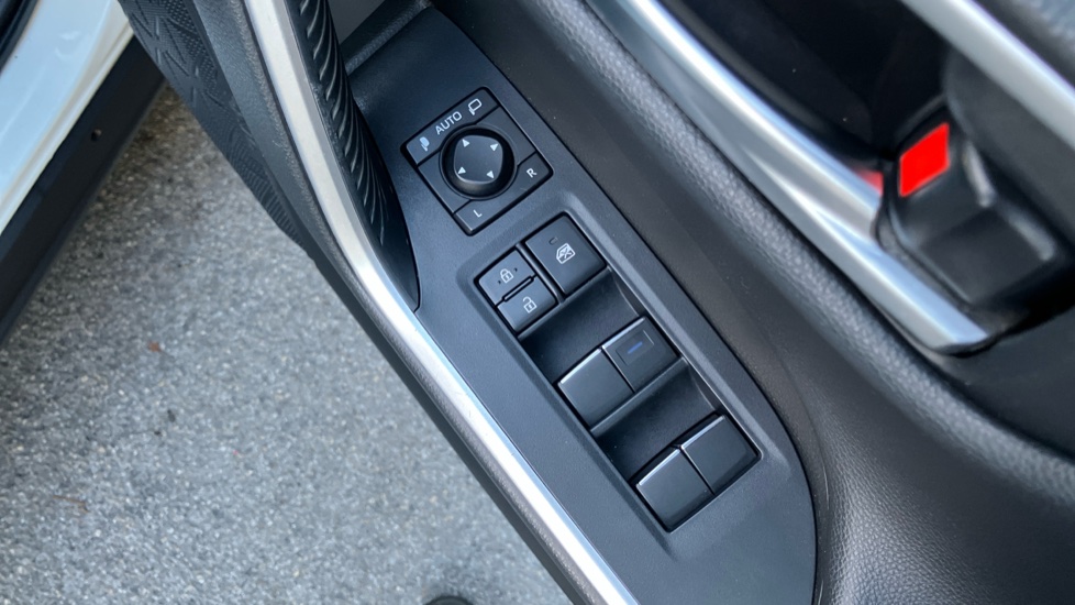 Toyota RAV4 2.5 VVT-i Hybrid Excel 5dr CVT 2WD Hybrid Estate - Image 31