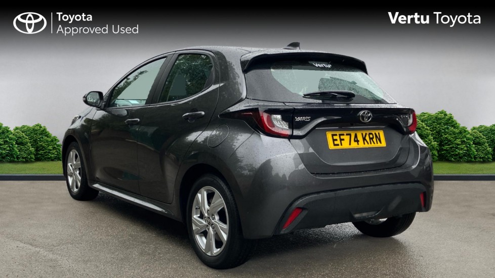 Toyota Yaris 1.5 Hybrid Icon 5dr CVT Hybrid Hatchback - Image 4