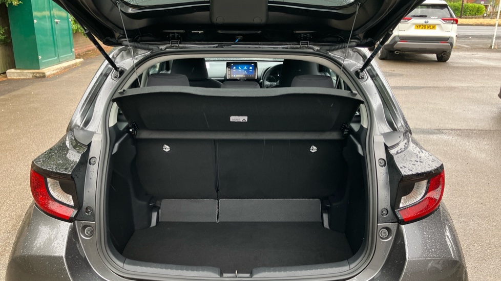 Toyota Yaris 1.5 Hybrid Icon 5dr CVT Hybrid Hatchback - Image 13