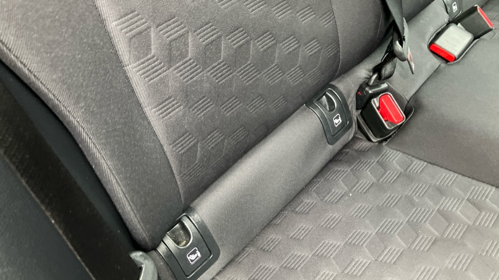 Toyota Yaris 1.5 Hybrid Icon 5dr CVT Hybrid Hatchback - Image 14
