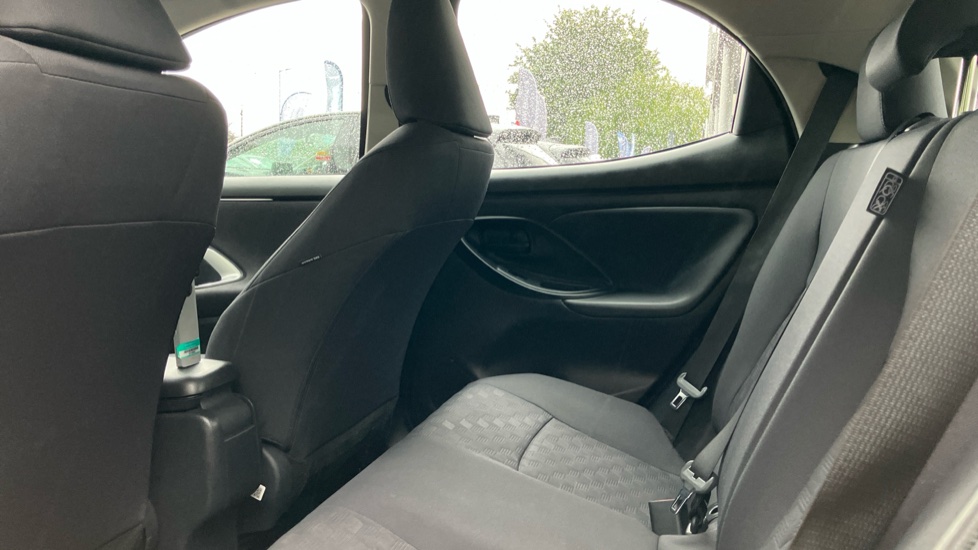 Toyota Yaris 1.5 Hybrid Icon 5dr CVT Hybrid Hatchback - Image 15