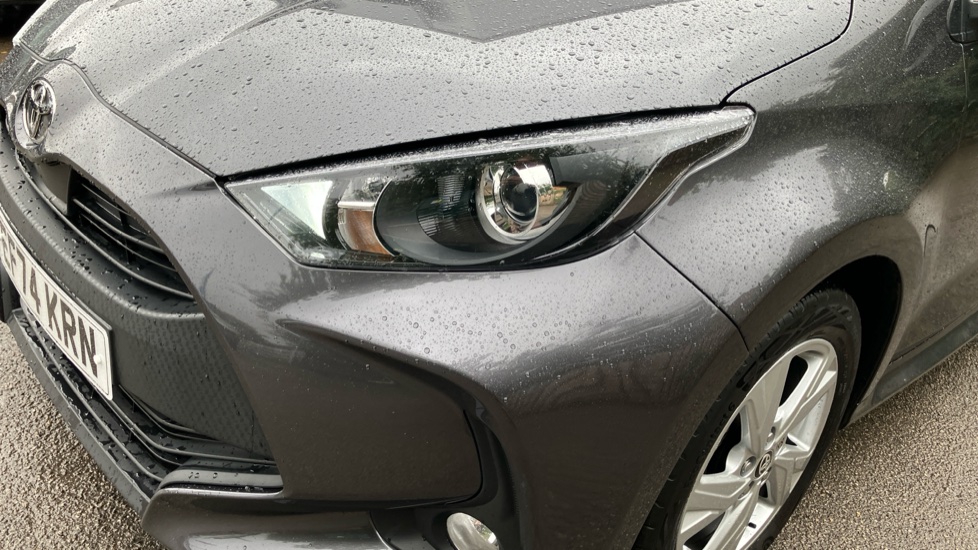 Toyota Yaris 1.5 Hybrid Icon 5dr CVT Hybrid Hatchback - Image 20