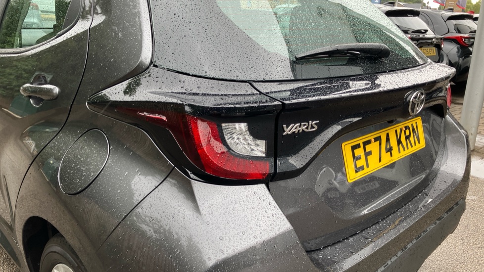Toyota Yaris 1.5 Hybrid Icon 5dr CVT Hybrid Hatchback - Image 21