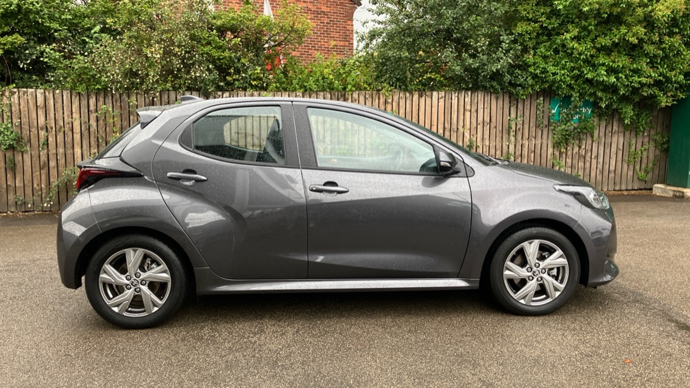 Toyota Yaris 1.5 Hybrid Icon 5dr CVT Hybrid Hatchback - Image 23