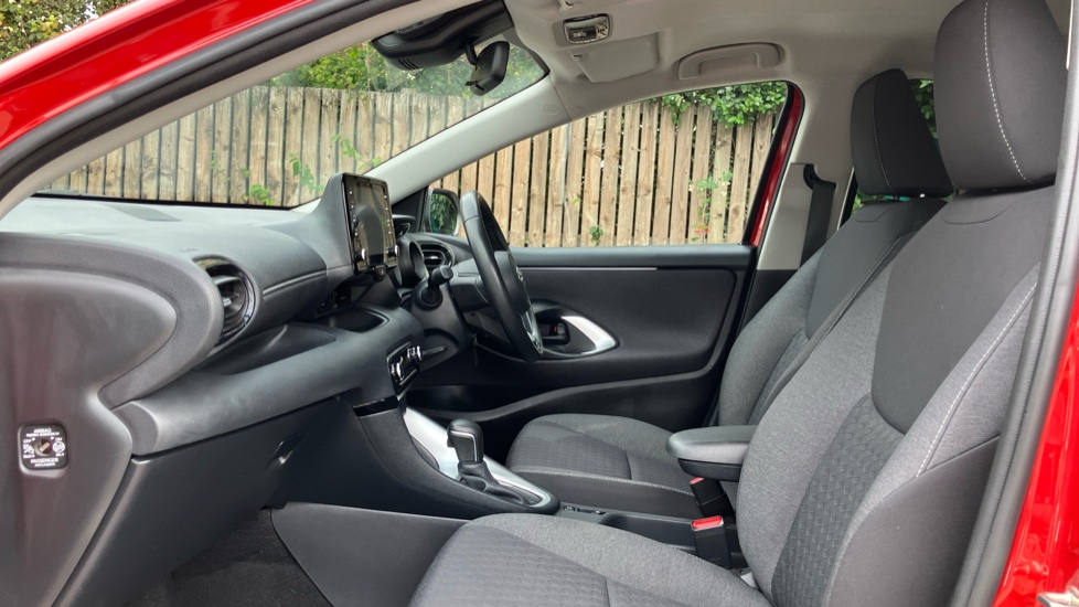 Toyota Yaris 1.5 Hybrid Design 5dr CVT Hybrid Hatchback - Image 5