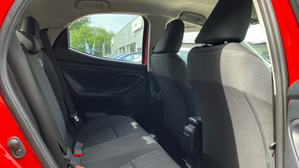 Toyota Yaris 1.5 Hybrid Design 5dr CVT Hybrid Hatchback - Image 8