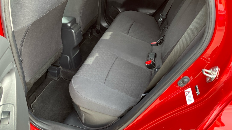 Toyota Yaris 1.5 Hybrid Design 5dr CVT Hybrid Hatchback - Image 14