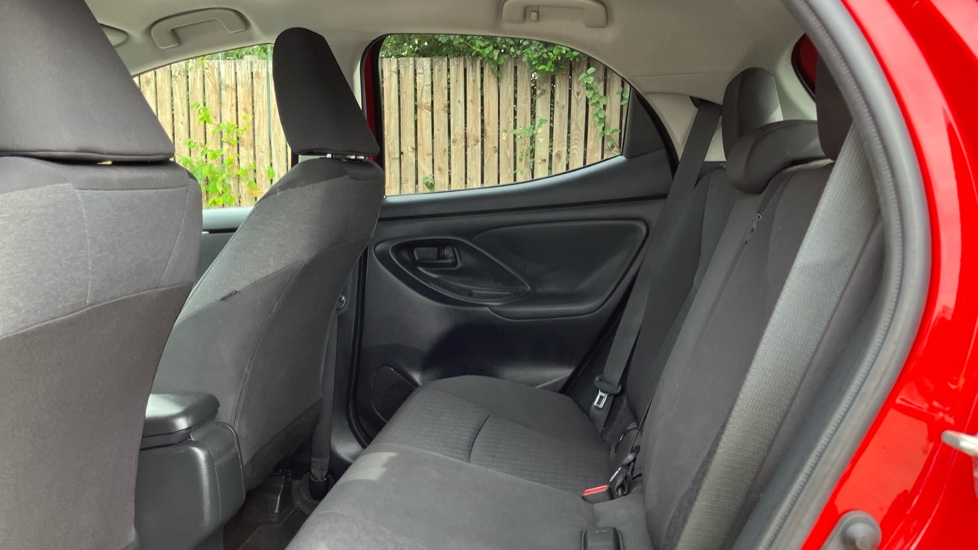 Toyota Yaris 1.5 Hybrid Design 5dr CVT Hybrid Hatchback - Image 15