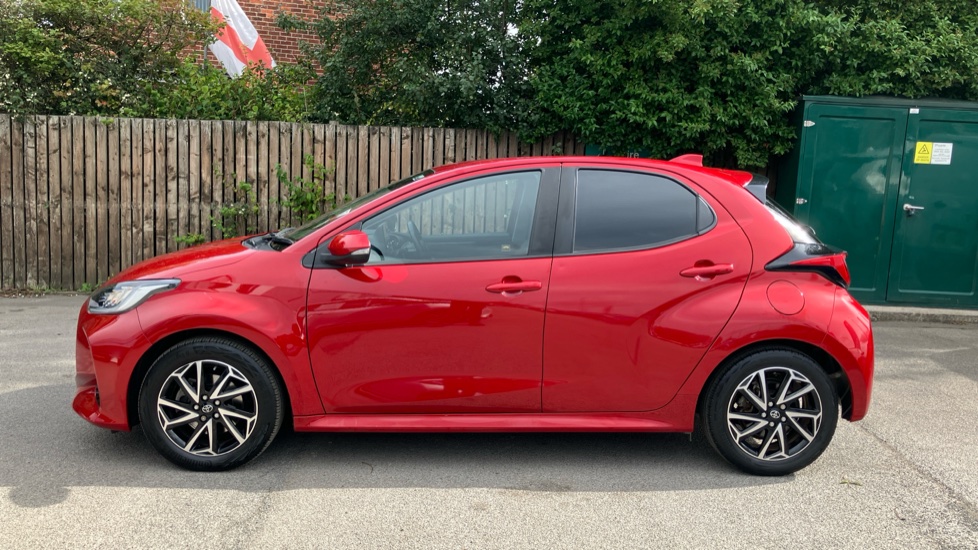 Toyota Yaris 1.5 Hybrid Design 5dr CVT Hybrid Hatchback - Image 24
