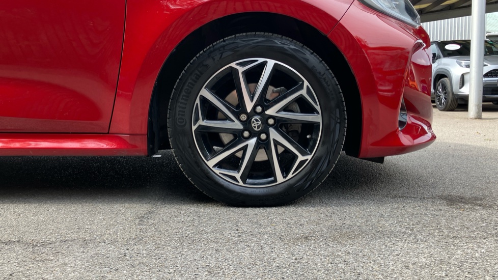 Toyota Yaris 1.5 Hybrid Design 5dr CVT Hybrid Hatchback - Image 25