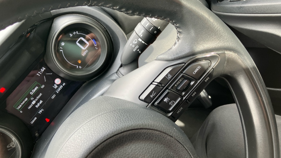 Toyota Yaris 1.5 Hybrid Design 5dr CVT Hybrid Hatchback - Image 33