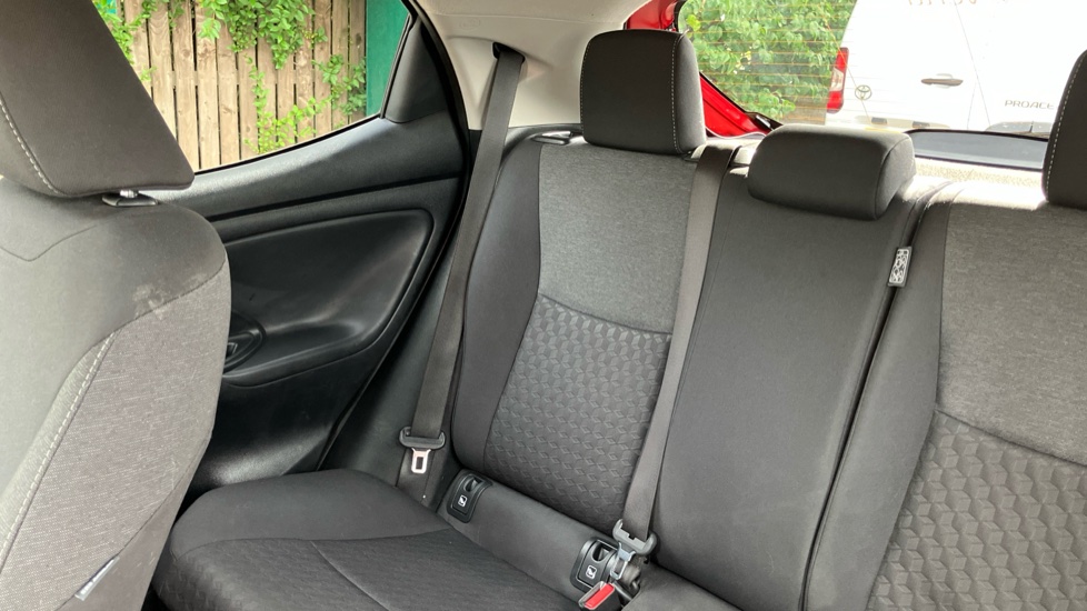 Toyota Yaris 1.5 Hybrid Design 5dr CVT Hybrid Hatchback - Image 35
