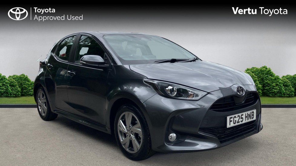Toyota Yaris 1.5 Hybrid Icon 5dr CVT Hybrid Hatchback - Image 1