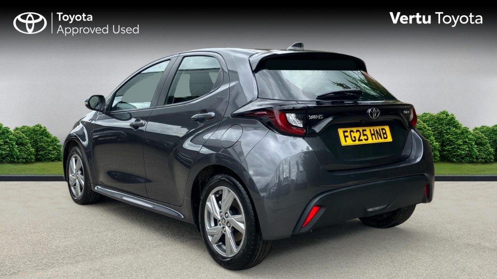 Toyota Yaris 1.5 Hybrid Icon 5dr CVT Hybrid Hatchback - Image 4