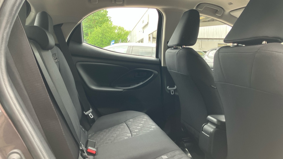 Toyota Yaris 1.5 Hybrid Icon 5dr CVT Hybrid Hatchback - Image 8