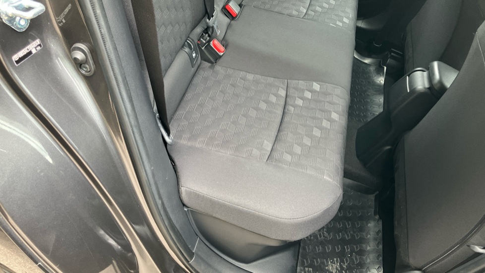 Toyota Yaris 1.5 Hybrid Icon 5dr CVT Hybrid Hatchback - Image 14