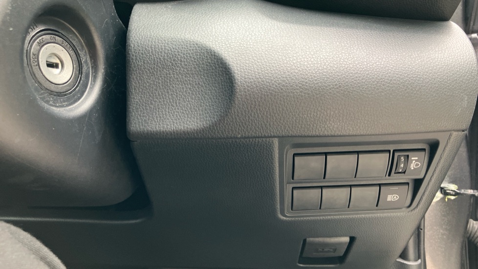 Toyota Yaris 1.5 Hybrid Icon 5dr CVT Hybrid Hatchback - Image 16