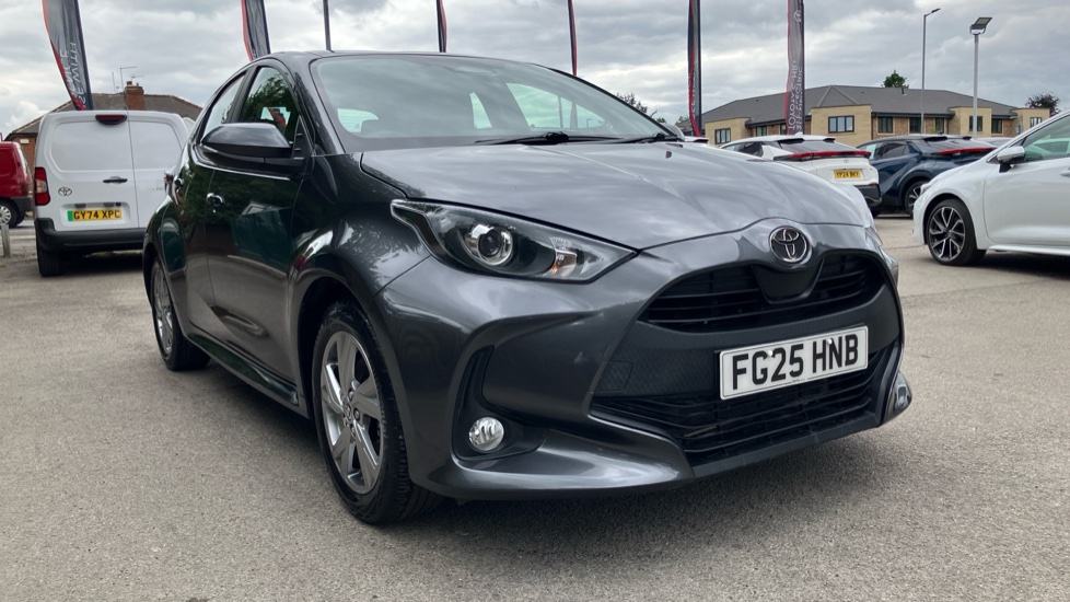 Toyota Yaris 1.5 Hybrid Icon 5dr CVT Hybrid Hatchback - Image 20
