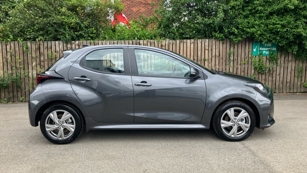 Toyota Yaris 1.5 Hybrid Icon 5dr CVT Hybrid Hatchback - Image 23