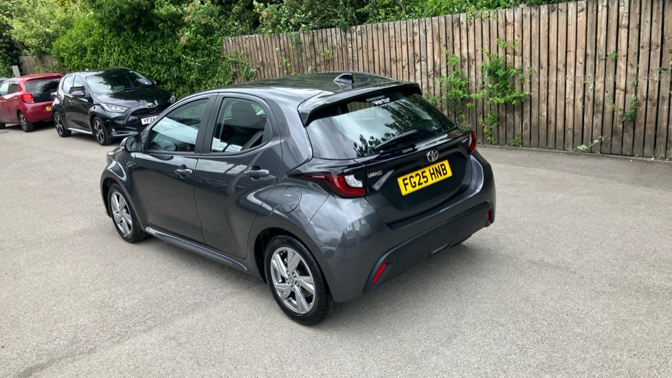 Toyota Yaris 1.5 Hybrid Icon 5dr CVT Hybrid Hatchback - Image 31