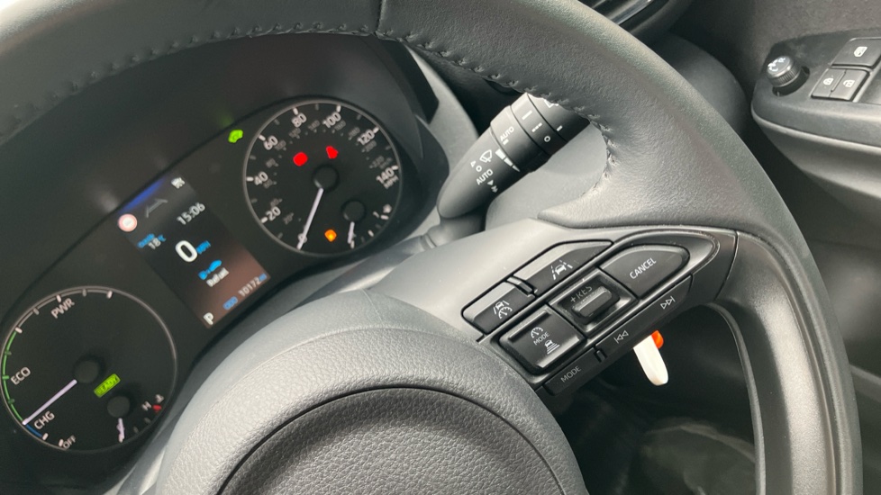 Toyota Yaris 1.5 Hybrid Icon 5dr CVT Hybrid Hatchback - Image 33