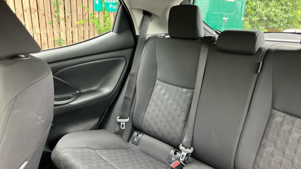 Toyota Yaris 1.5 Hybrid Icon 5dr CVT Hybrid Hatchback - Image 35