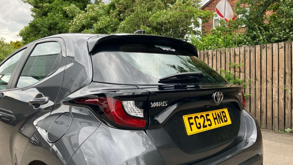 Toyota Yaris 1.5 Hybrid Icon 5dr CVT Hybrid Hatchback - Image 36