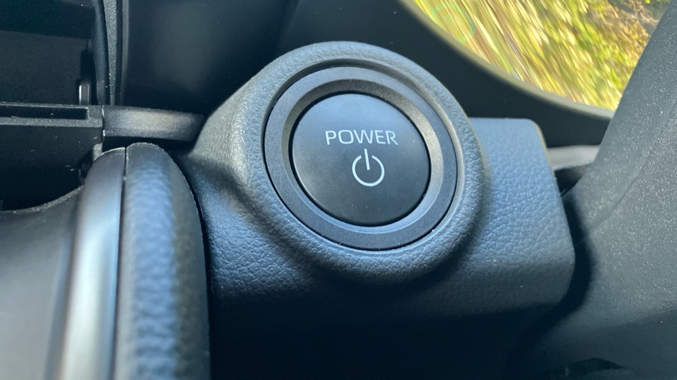 Toyota C-HR 2.0 PHEV Design 5dr CVT Hatchback - Image 16