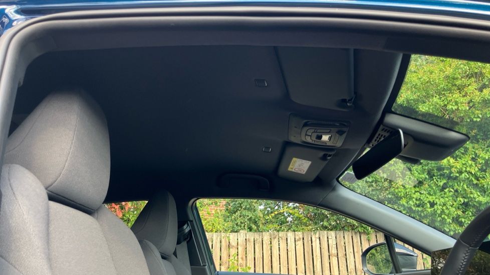 Toyota C-HR 2.0 PHEV Design 5dr CVT Hatchback - Image 19