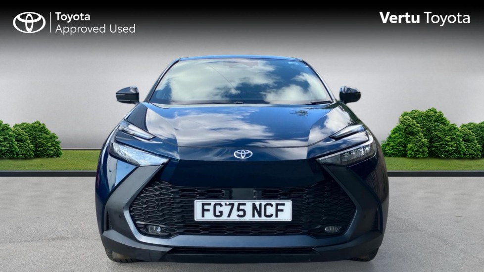 Toyota C-HR 2.0 PHEV Design 5dr CVT Hatchback - Image 22