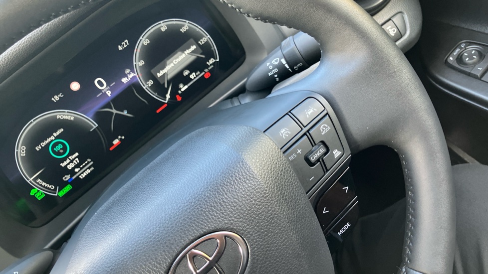 Toyota C-HR 2.0 PHEV Design 5dr CVT Hatchback - Image 35