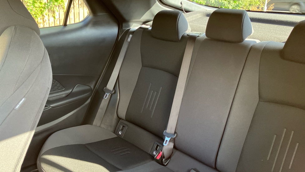 Toyota C-HR 2.0 PHEV Design 5dr CVT Hatchback - Image 39