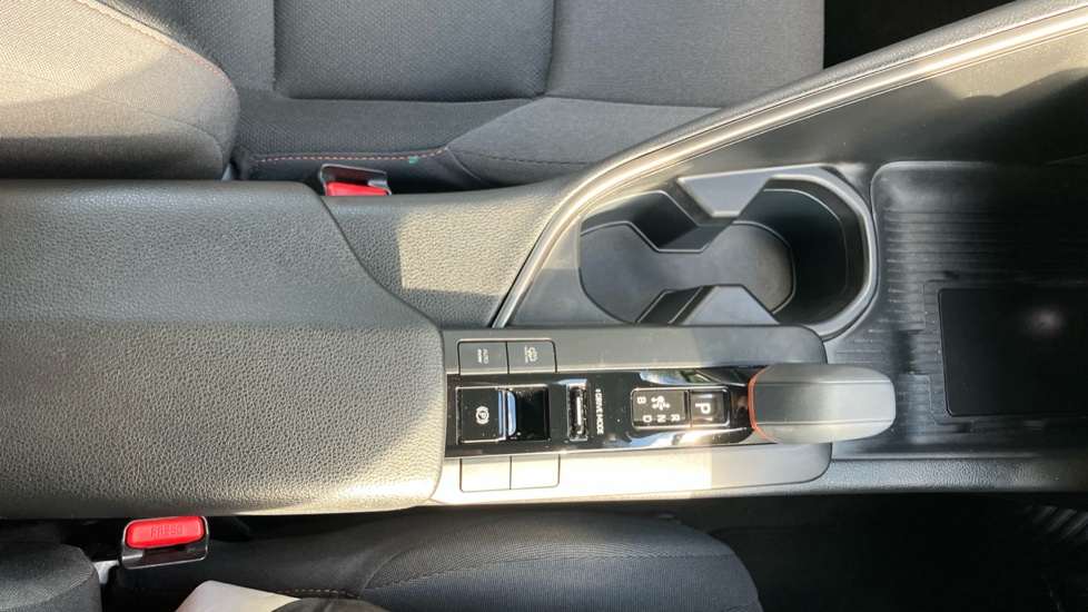 Toyota C-HR 2.0 PHEV Design 5dr CVT Hatchback - Image 56
