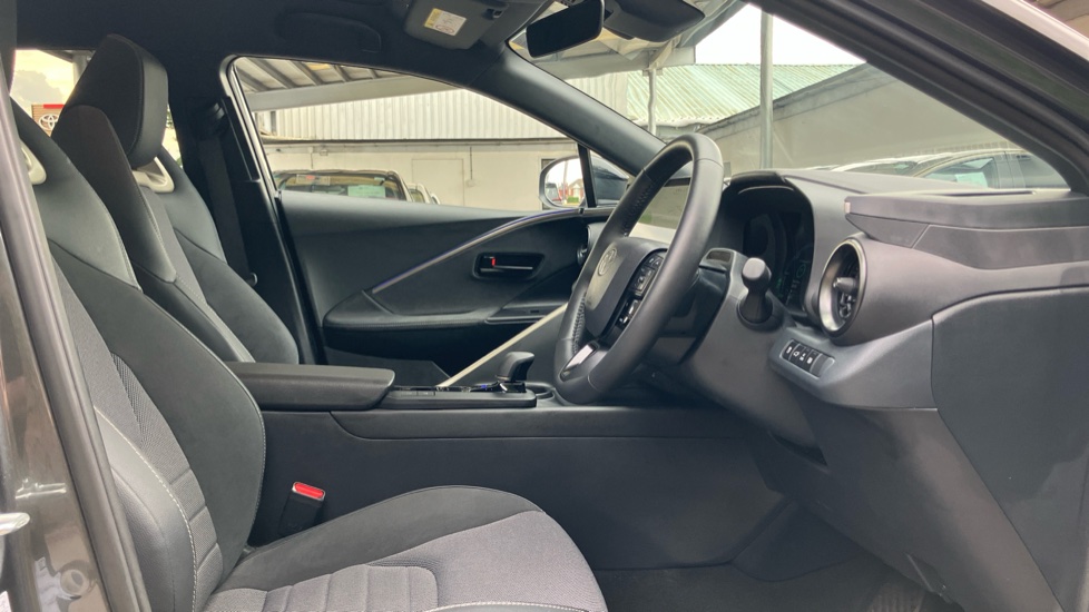 Toyota C-HR 2.0 PHEV Excel 5dr CVT Hatchback - Image 12