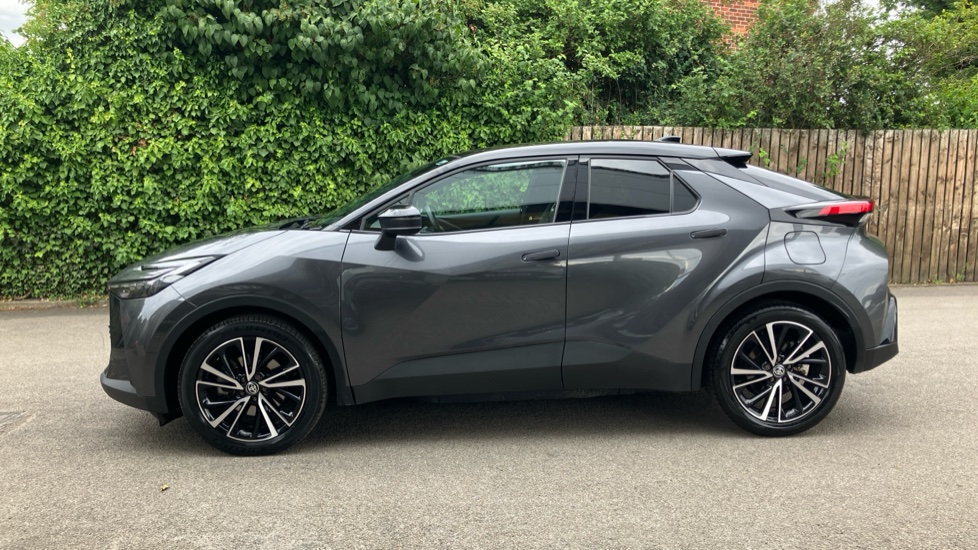Toyota C-HR 2.0 PHEV Excel 5dr CVT Hatchback - Image 24
