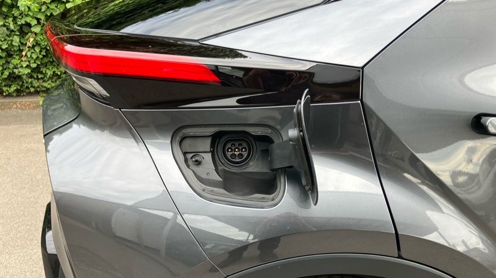 Toyota C-HR 2.0 PHEV Excel 5dr CVT Hatchback - Image 33