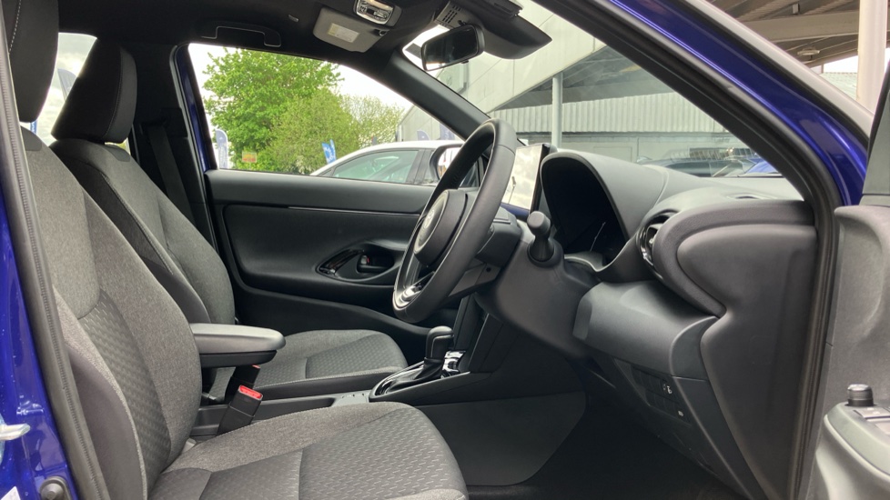 Toyota Yaris Cross 1.5 Hybrid Design 5dr CVT Hybrid Estate - Image 12