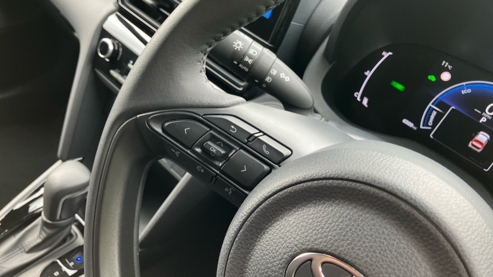 Toyota Yaris Cross 1.5 Hybrid Design 5dr CVT Hybrid Estate - Image 33
