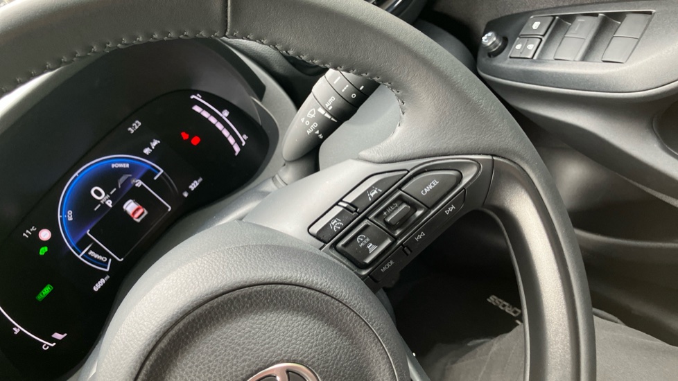 Toyota Yaris Cross 1.5 Hybrid Design 5dr CVT Hybrid Estate - Image 34