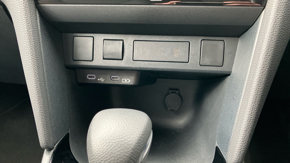 Toyota Yaris Cross 1.5 Hybrid Design 5dr CVT Hybrid Estate - Image 36