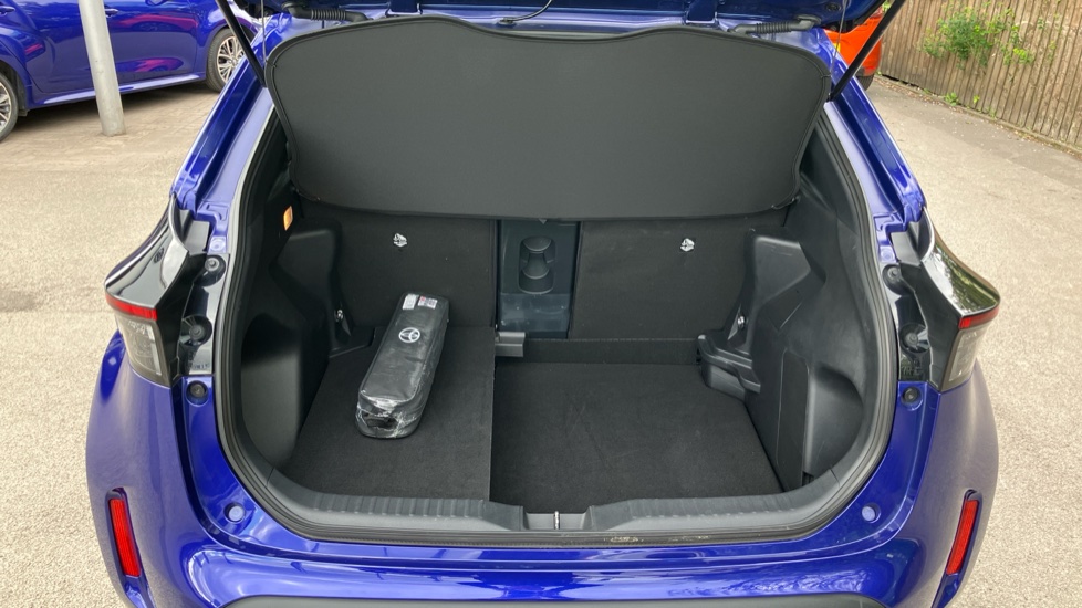 Toyota Yaris Cross 1.5 Hybrid Design 5dr CVT Hybrid Estate - Image 44