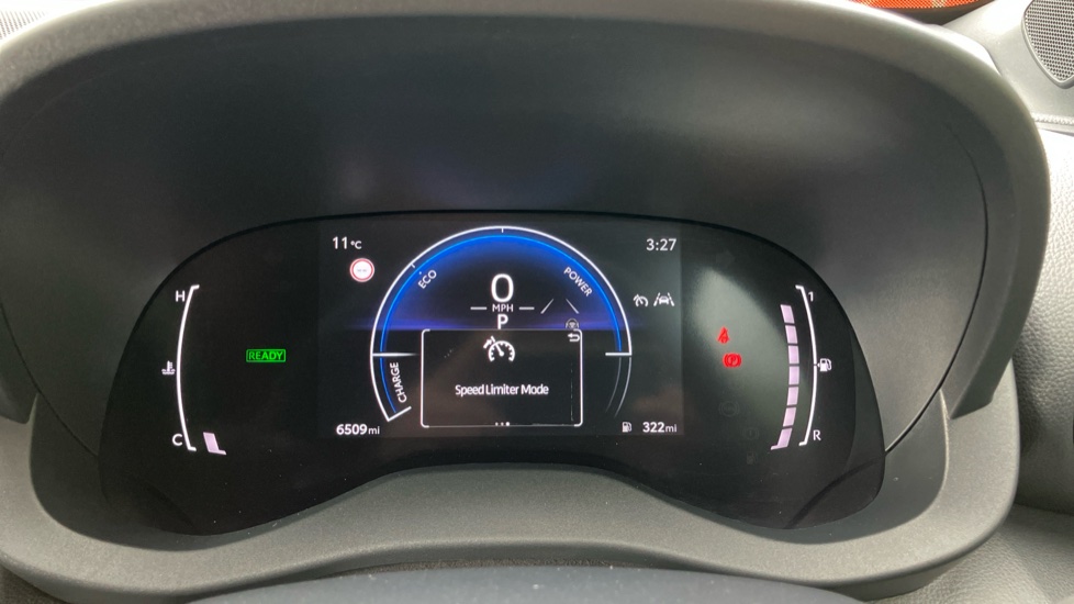 Toyota Yaris Cross 1.5 Hybrid Design 5dr CVT Hybrid Estate - Image 48