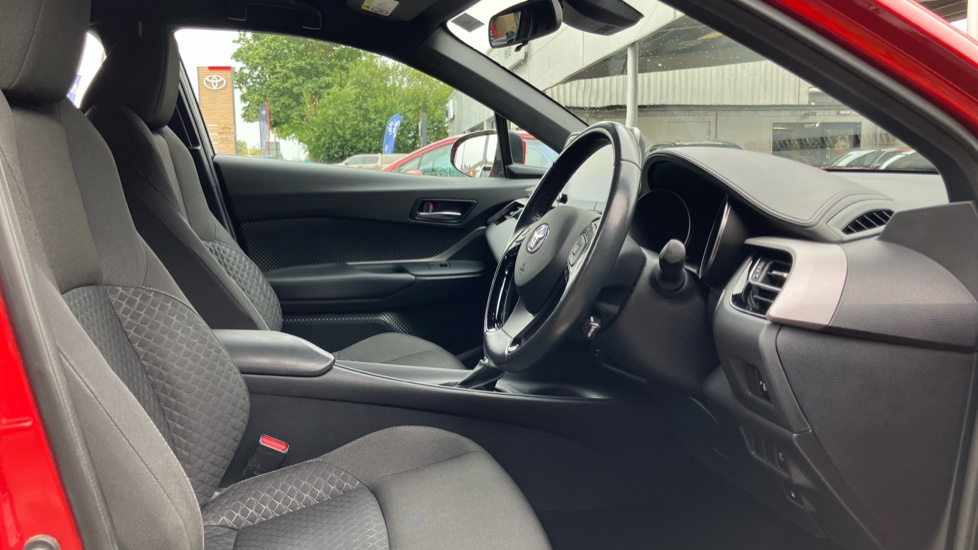 Toyota C-HR 1.8 Hybrid Icon 5dr CVT Hybrid Hatchback - Image 12