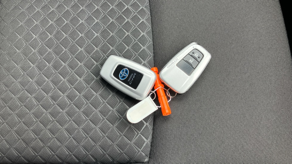 Toyota C-HR 1.8 Hybrid Icon 5dr CVT Hybrid Hatchback - Image 28