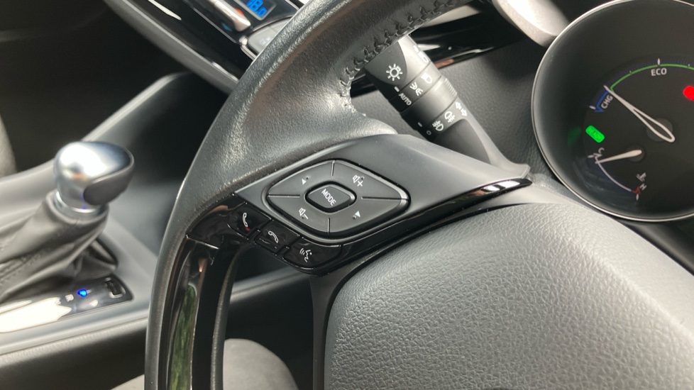 Toyota C-HR 1.8 Hybrid Icon 5dr CVT Hybrid Hatchback - Image 32