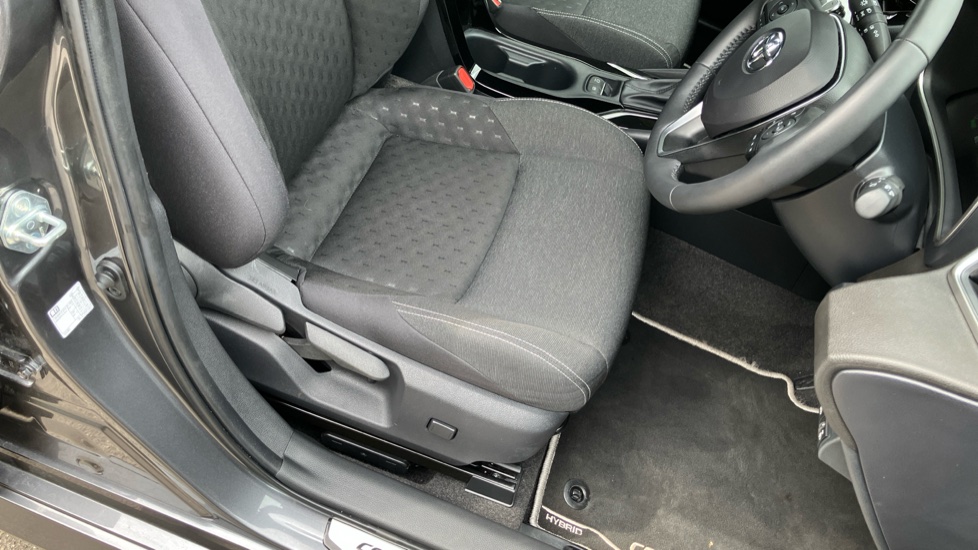Toyota Corolla 1.8 Hybrid Icon 5dr CVT Hybrid Hatchback - Image 17