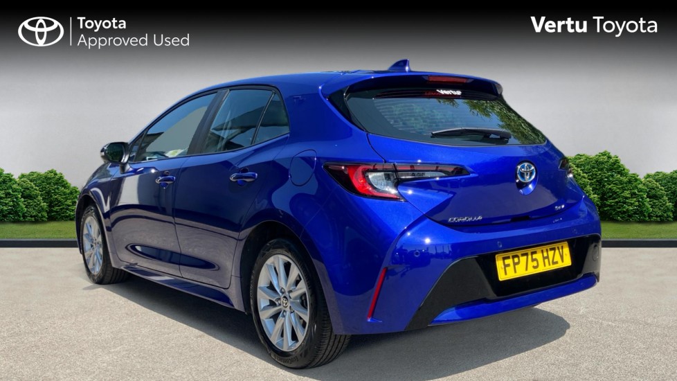 Toyota Corolla 2.0 Hybrid 178 Icon 5dr CVT Hybrid Hatchback - Image 4